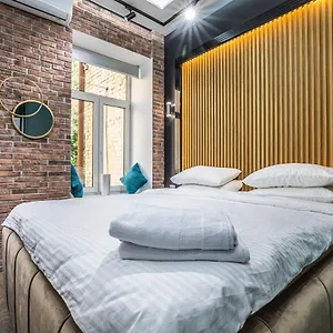 Luxury Urban Lofts Across Baseina 5а & Arena Апартаменты Киев