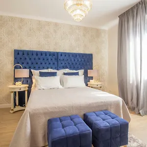 Crys: Apartments, Holiday, Business, Blu Apartment